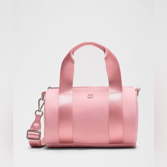 🆕🩷 Lululemon Knit Nylon Mini Barrel Duffel Bag - Pink Tide - Picture 1 of 3